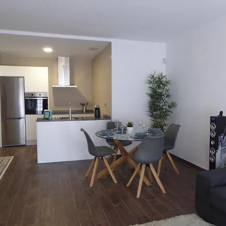 Norasuites32 Apartman *